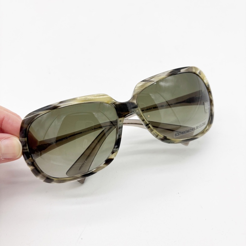 NWOT Vera Wang Sunglasses